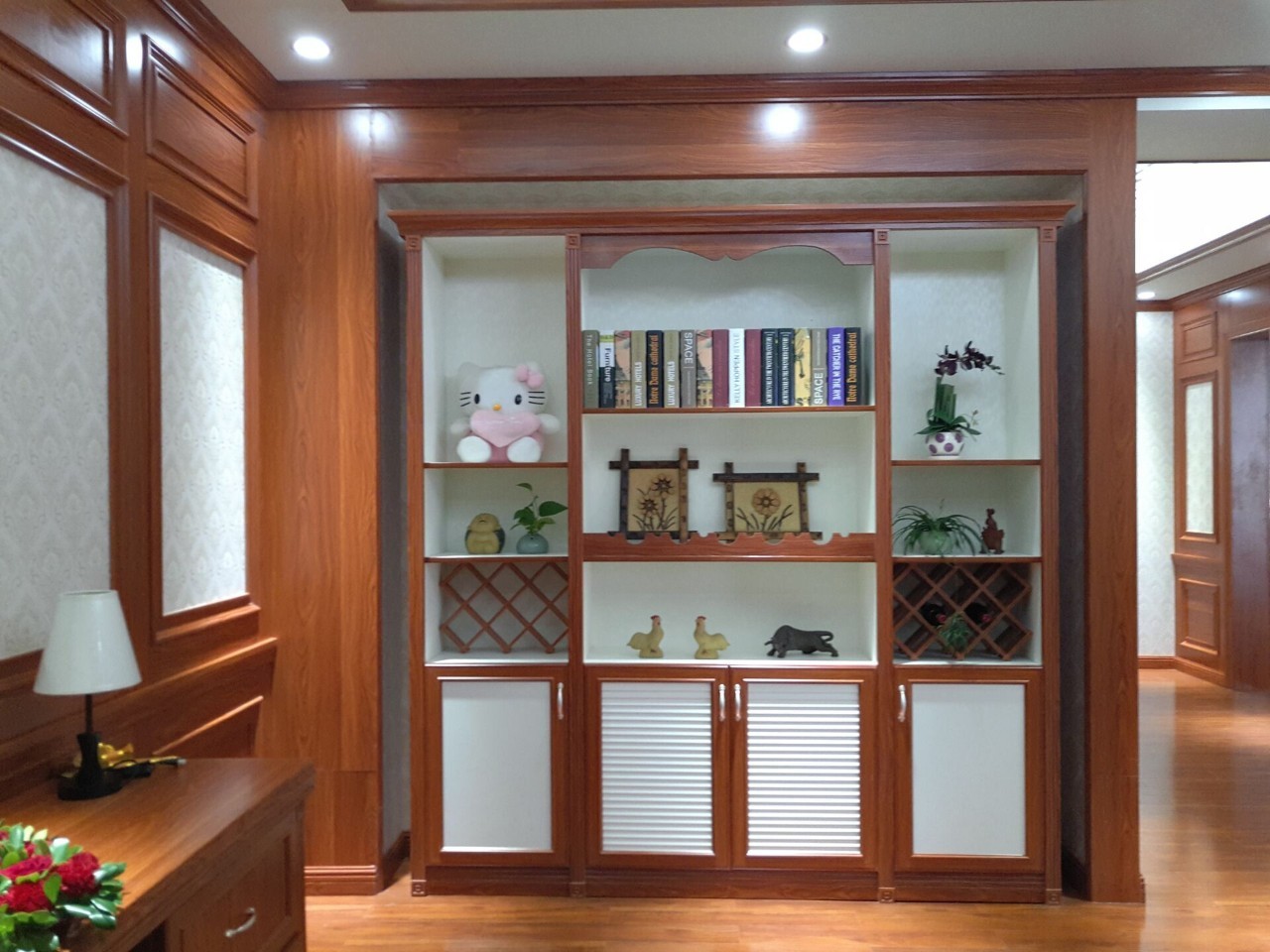 板材品牌家湘美全屋同色展廳.jpg
